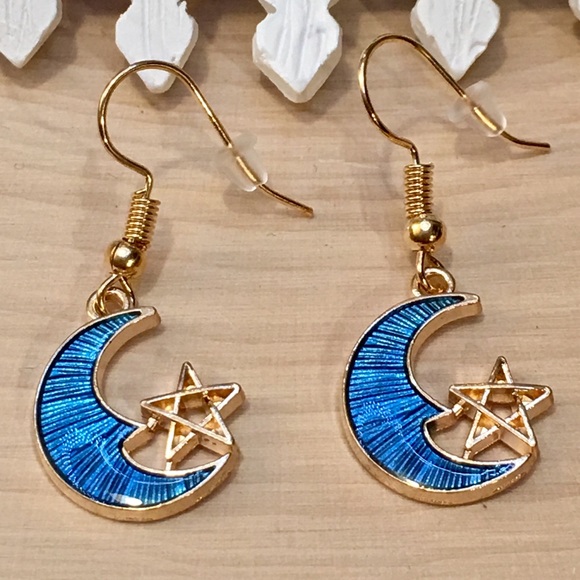 Jewelry - Crescent Moon and Star Earrings